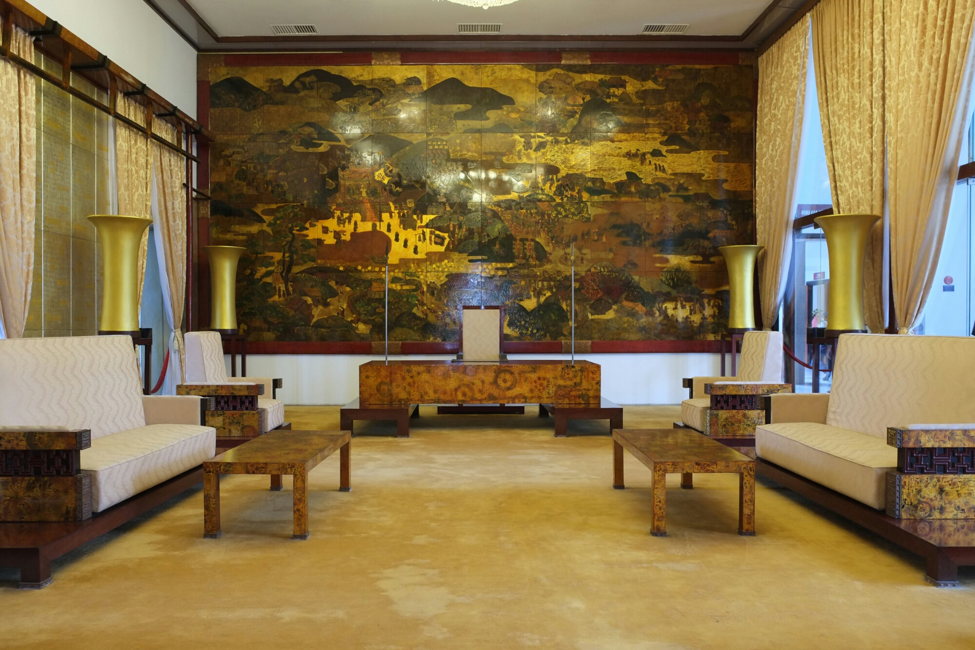 Diplomatic reception room, Reunification Palace image