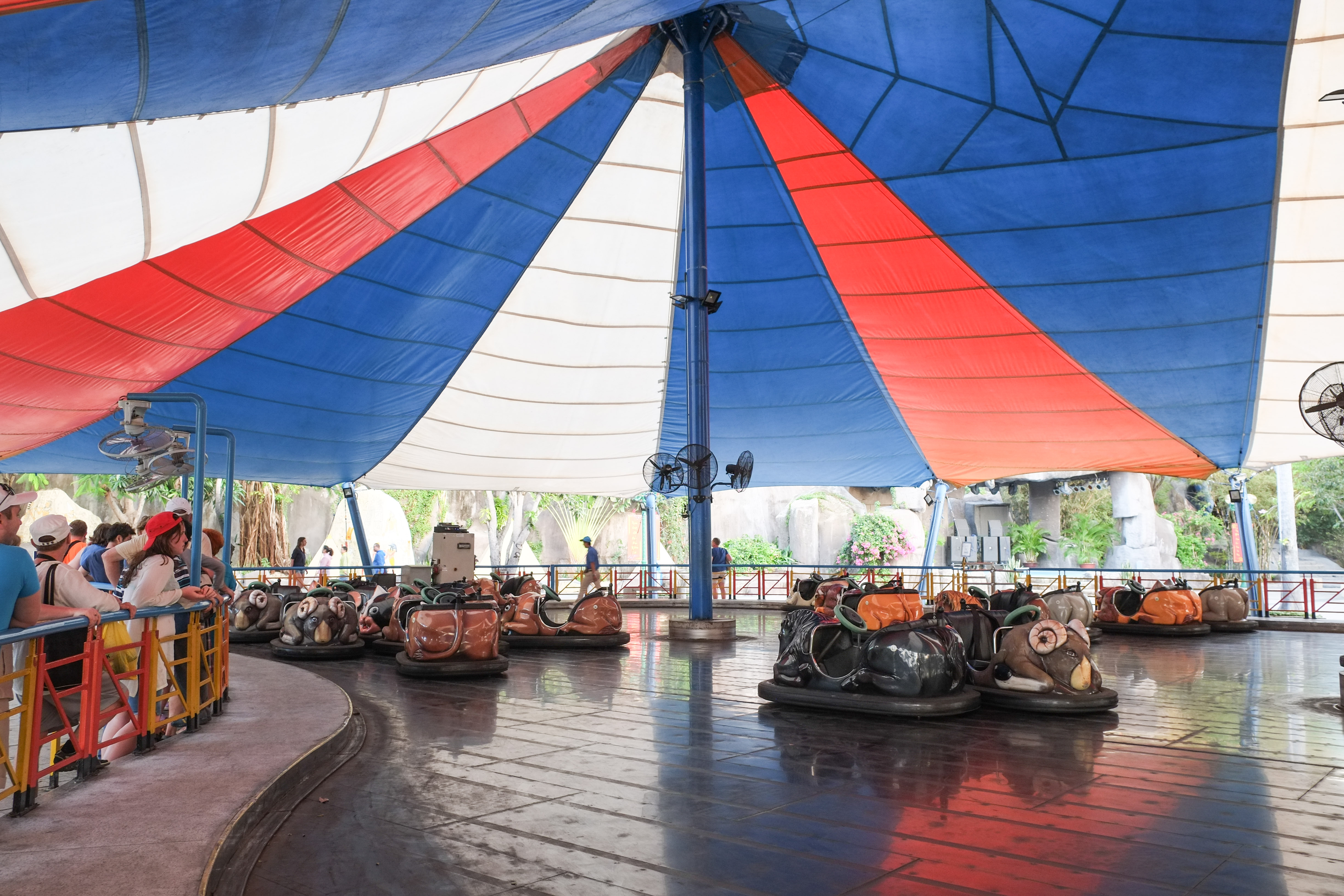 Vinpearl Land Bumper Cars image