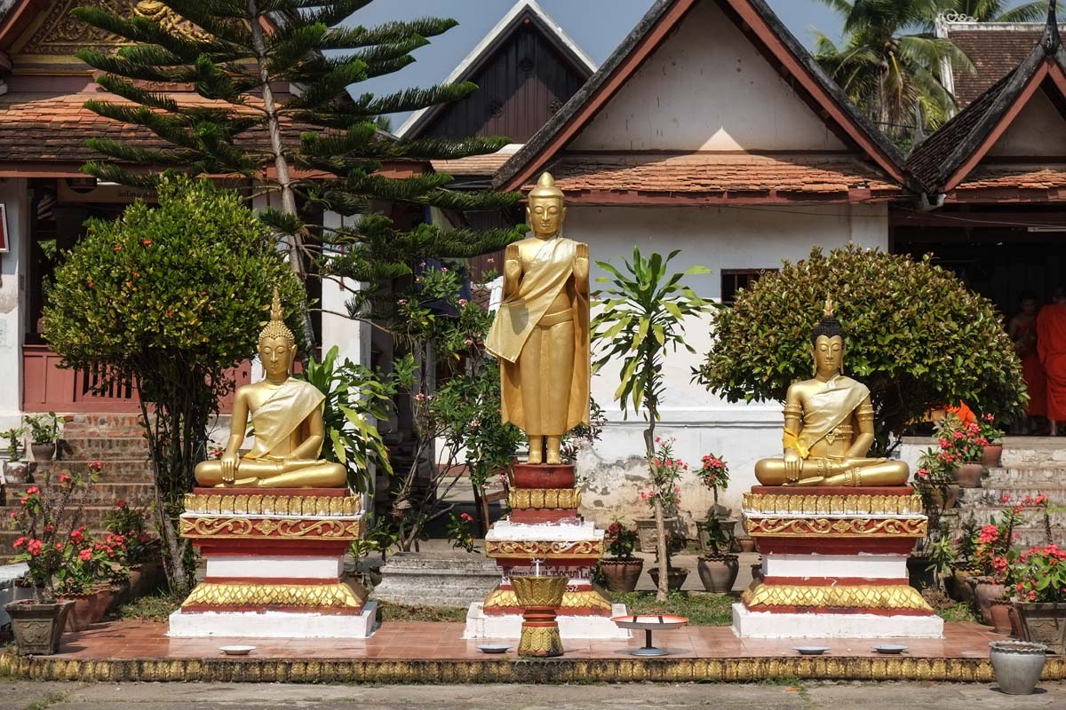 Bhuddas at Wat Mai Suwannaphumaham image