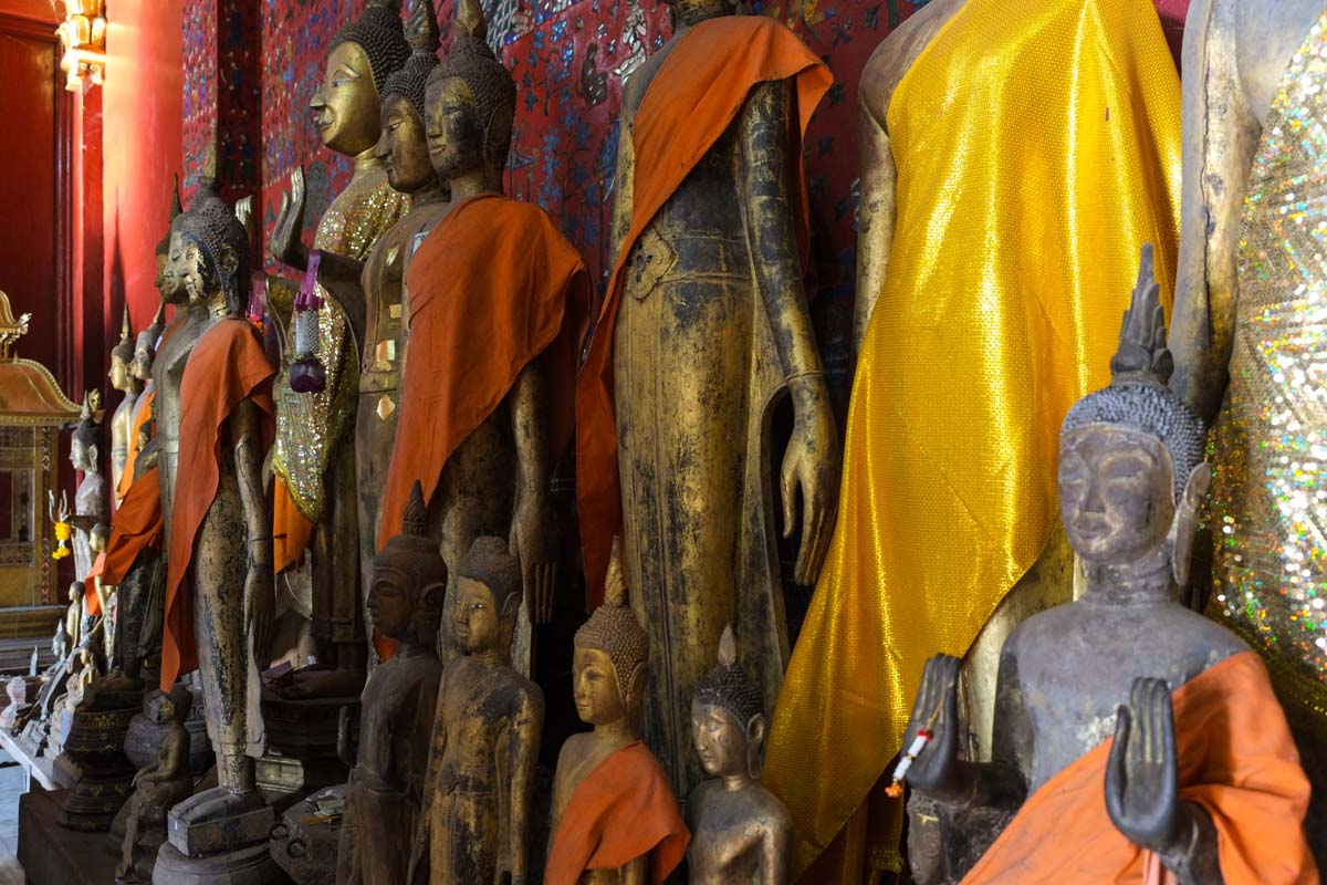 Wat Xieng Thong Statues image