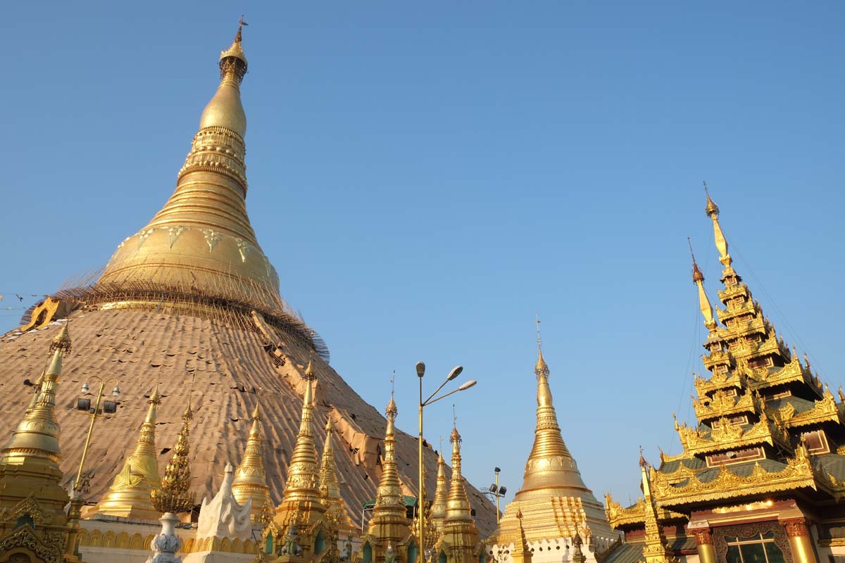 Shwedagon Paya Peaks image