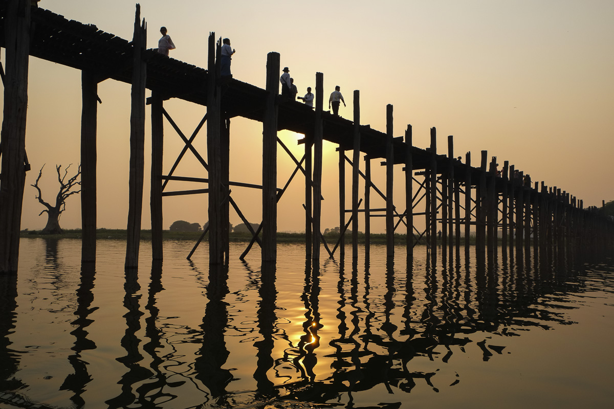 U bein bridge sunset