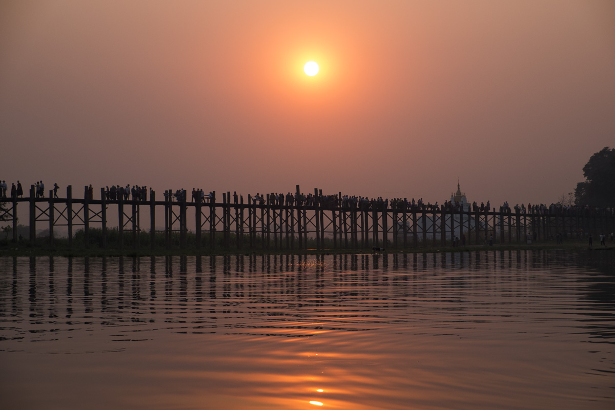 U bein bridge sunset