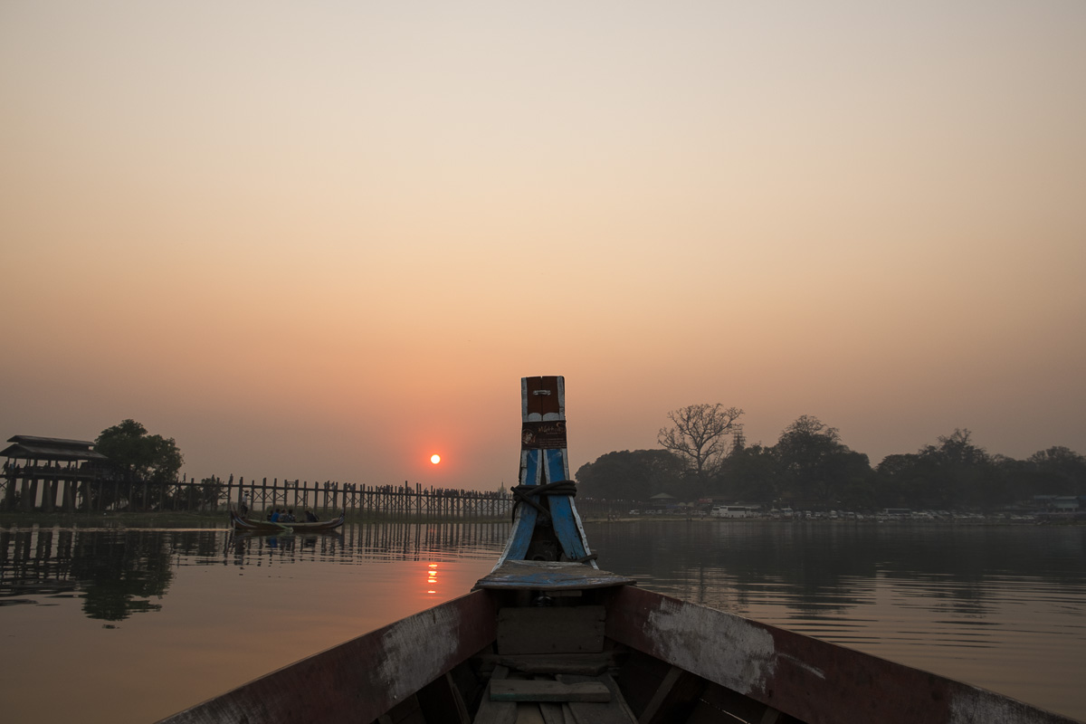 U bein bridge boat trip