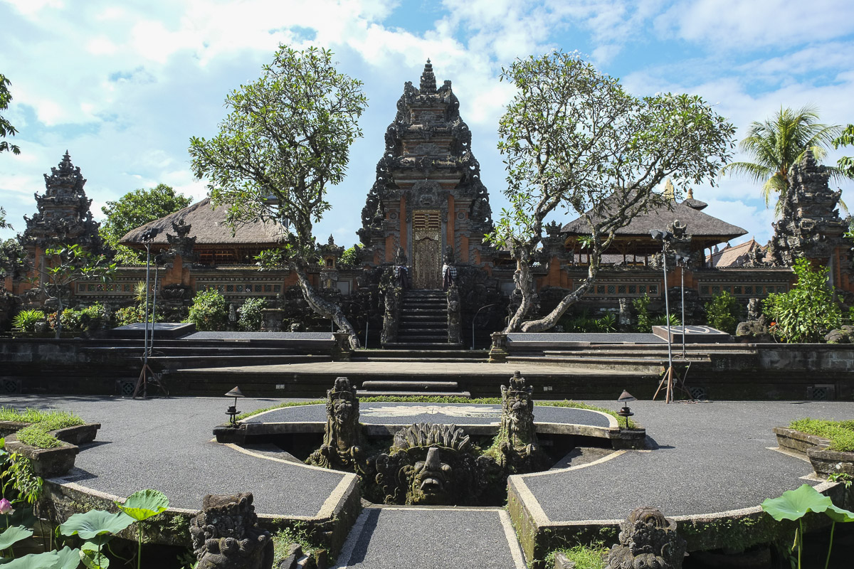 Not our accommodation but a much nicer picture!